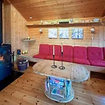 3 Bedroom Cozy In Ferienhaus *