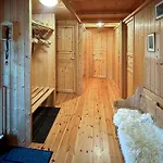 3 Bedroom Cozy In Tjorhom