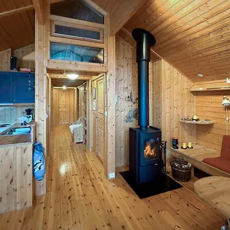 בית נופש 3 Bedroom Cozy In *