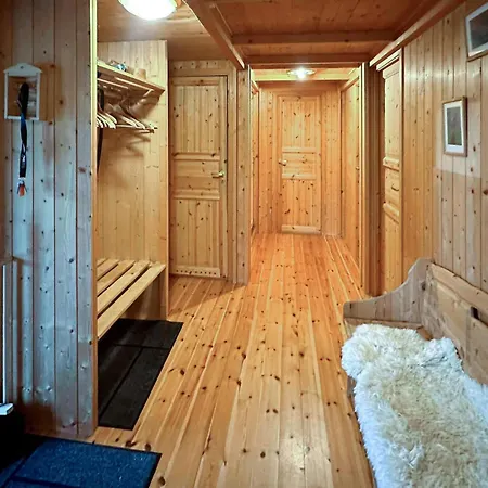 3 Bedroom Cozy In Tjorhom