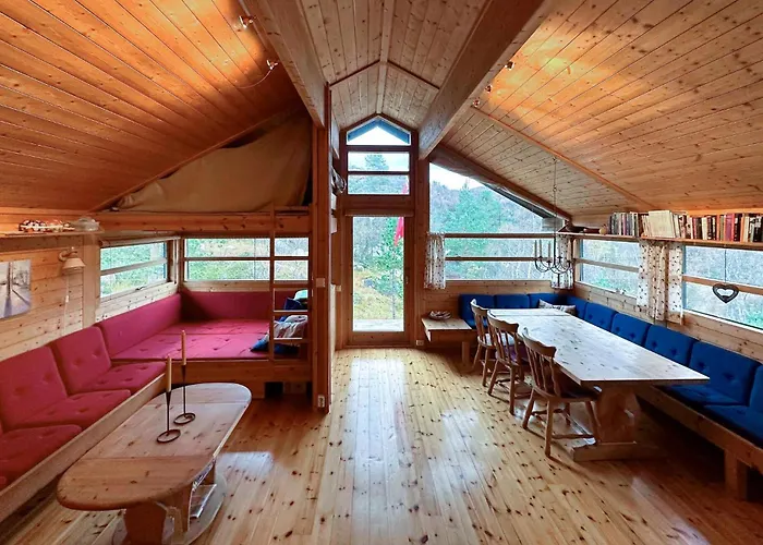 3 Bedroom Cozy In * Tjørhom
