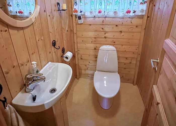 3 Bedroom Cozy In Ferienhaus