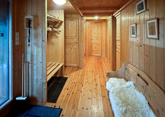 3 Bedroom Cozy In Tjørhom