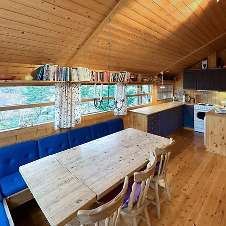 Feriehus 3 Bedroom Cozy In Tjorhom