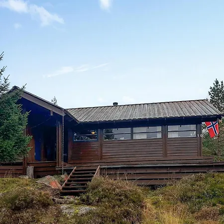 3 Bedroom Cozy In Tjorhom