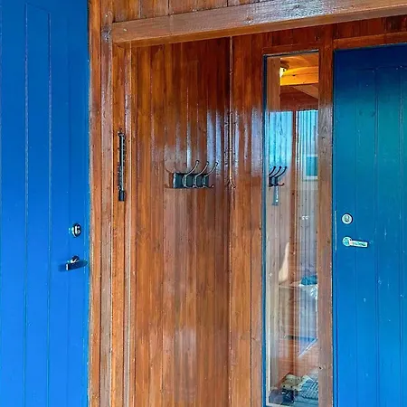 3 Bedroom Cozy In Feriehus Tjorhom