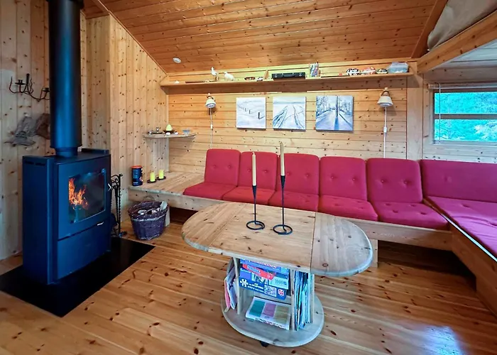 3 Bedroom Cozy In Feriehus *