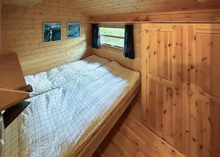 3 Bedroom Cozy In *