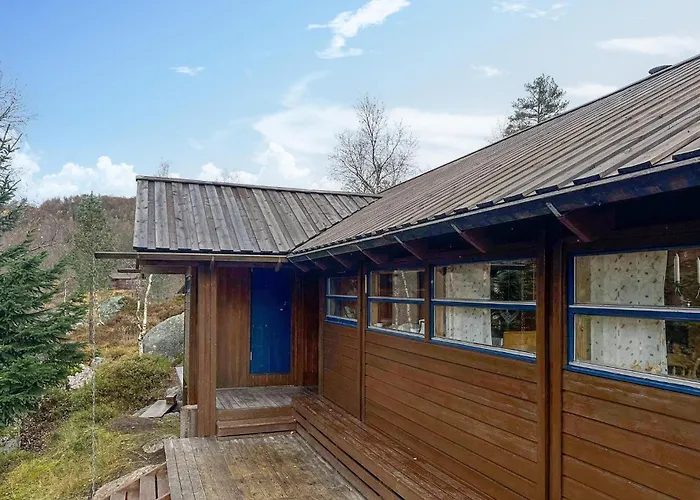 3 Bedroom Cozy In * Tjorhom